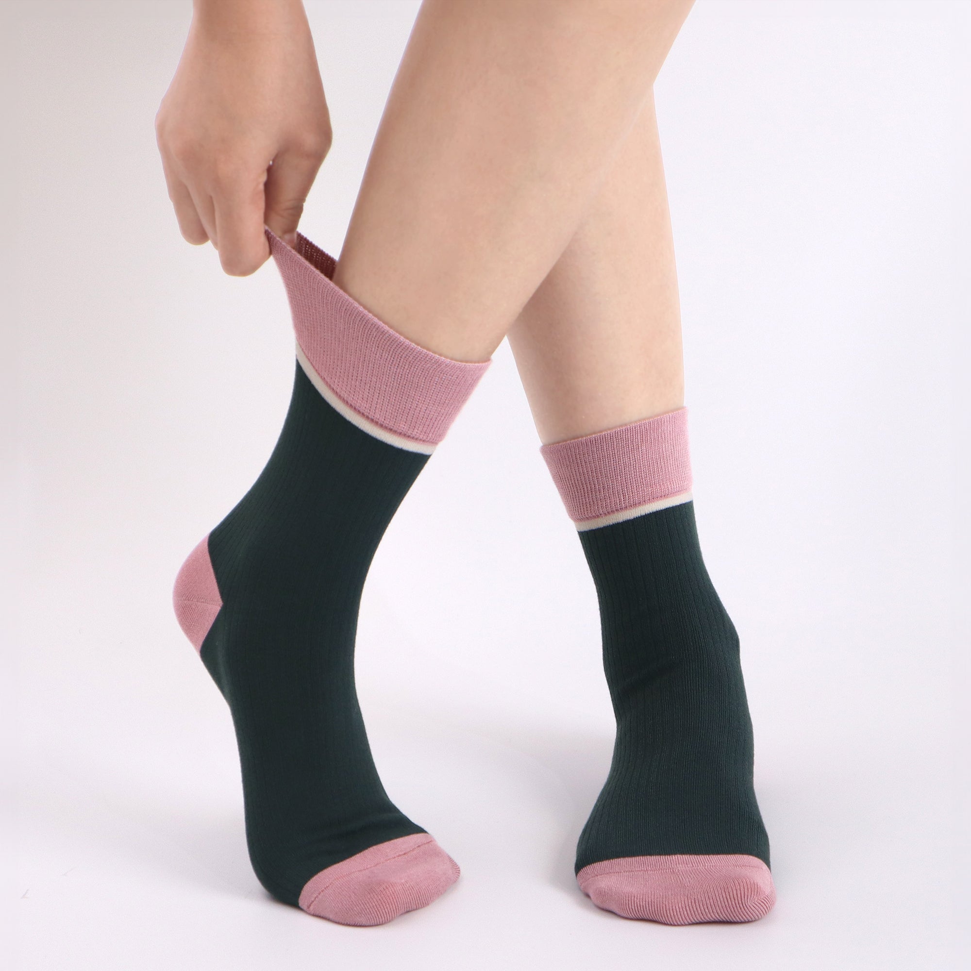 Women's Combed Cotton Crew Socks - Colorblock Stripes Fashion Ultra-Soft Cute Comfortable Casual Vintage Socks 4 Pairs…